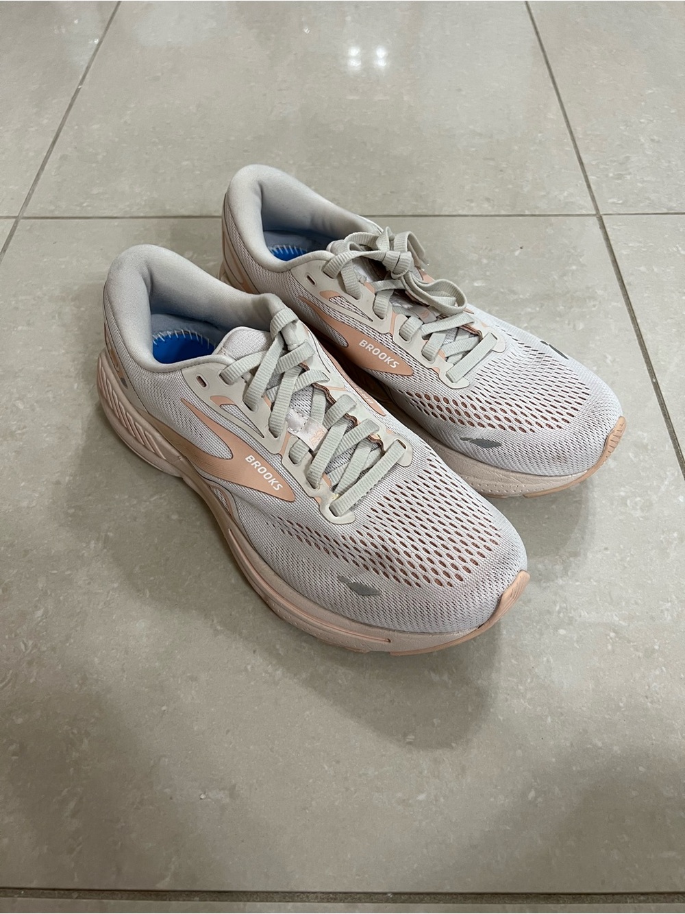 Brooks Adrenaline GTS Size 8.5 Women’s